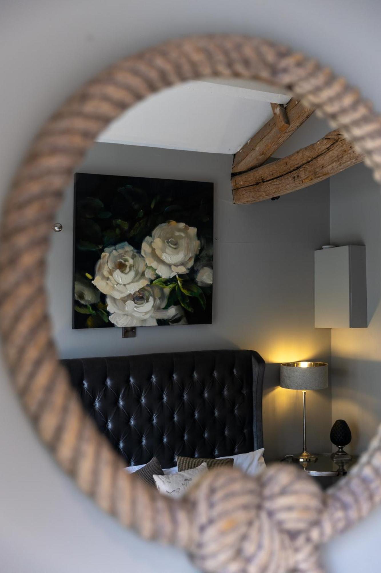 The Lower Buck Inn Клитеро Екстериор снимка