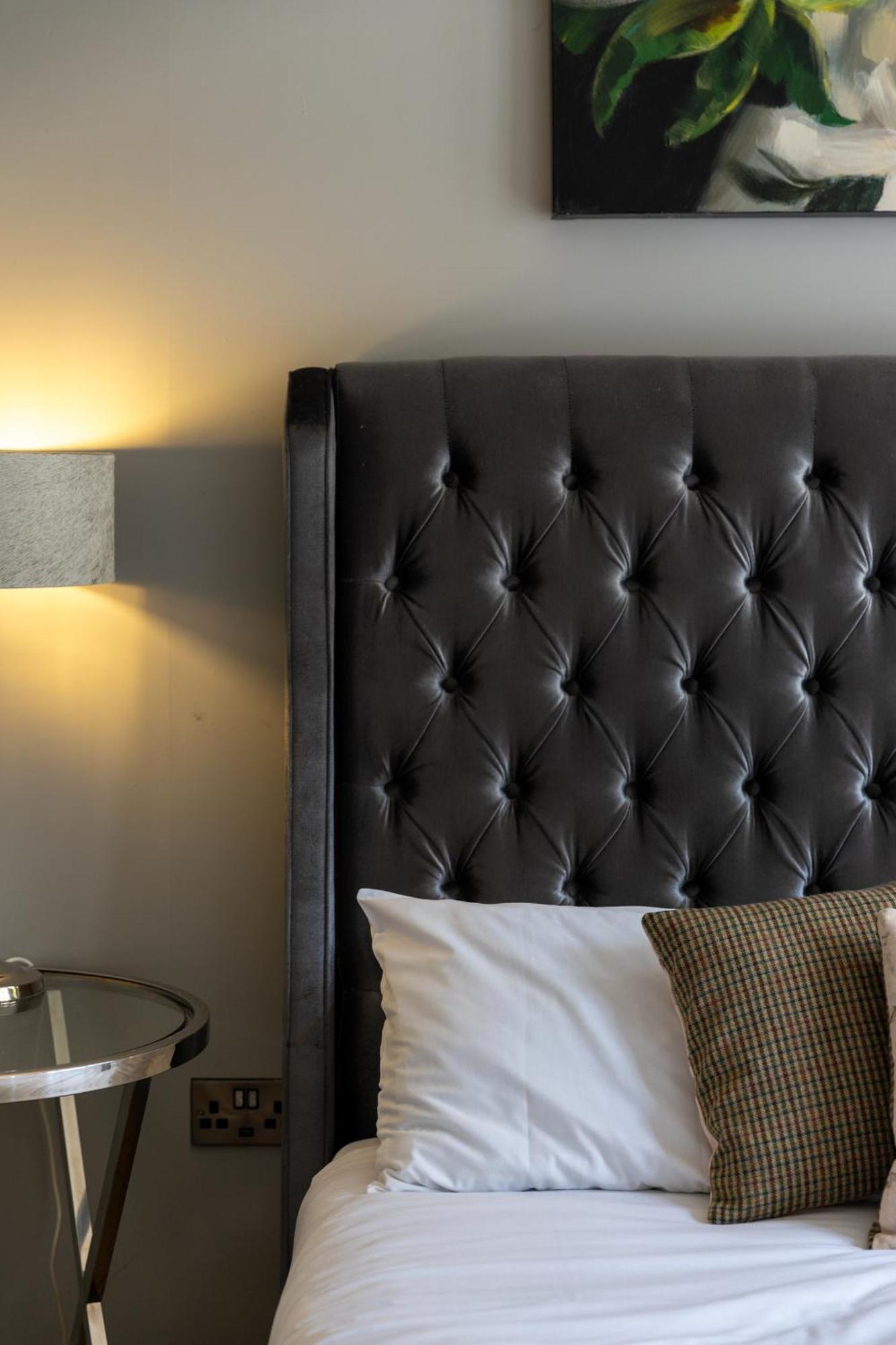 The Lower Buck Inn Клитеро Екстериор снимка