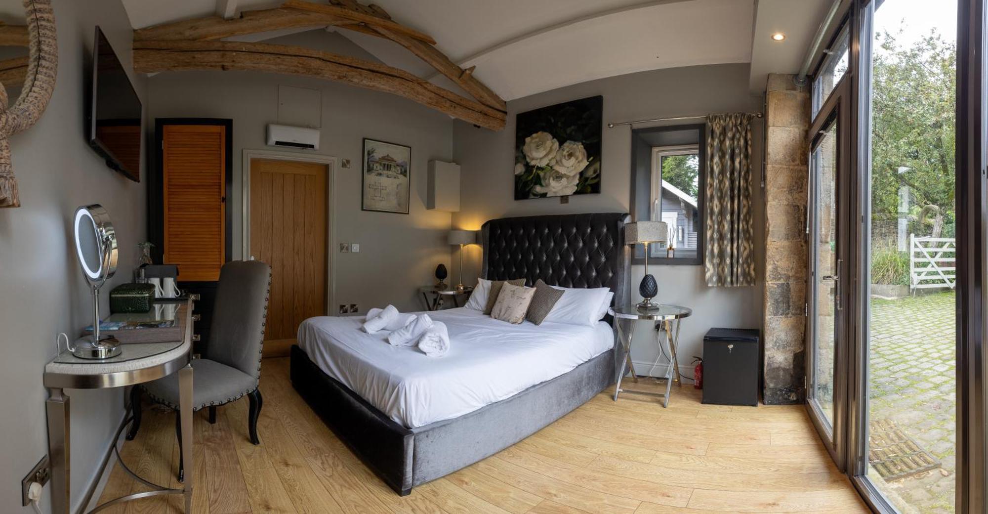 The Lower Buck Inn Клитеро Екстериор снимка