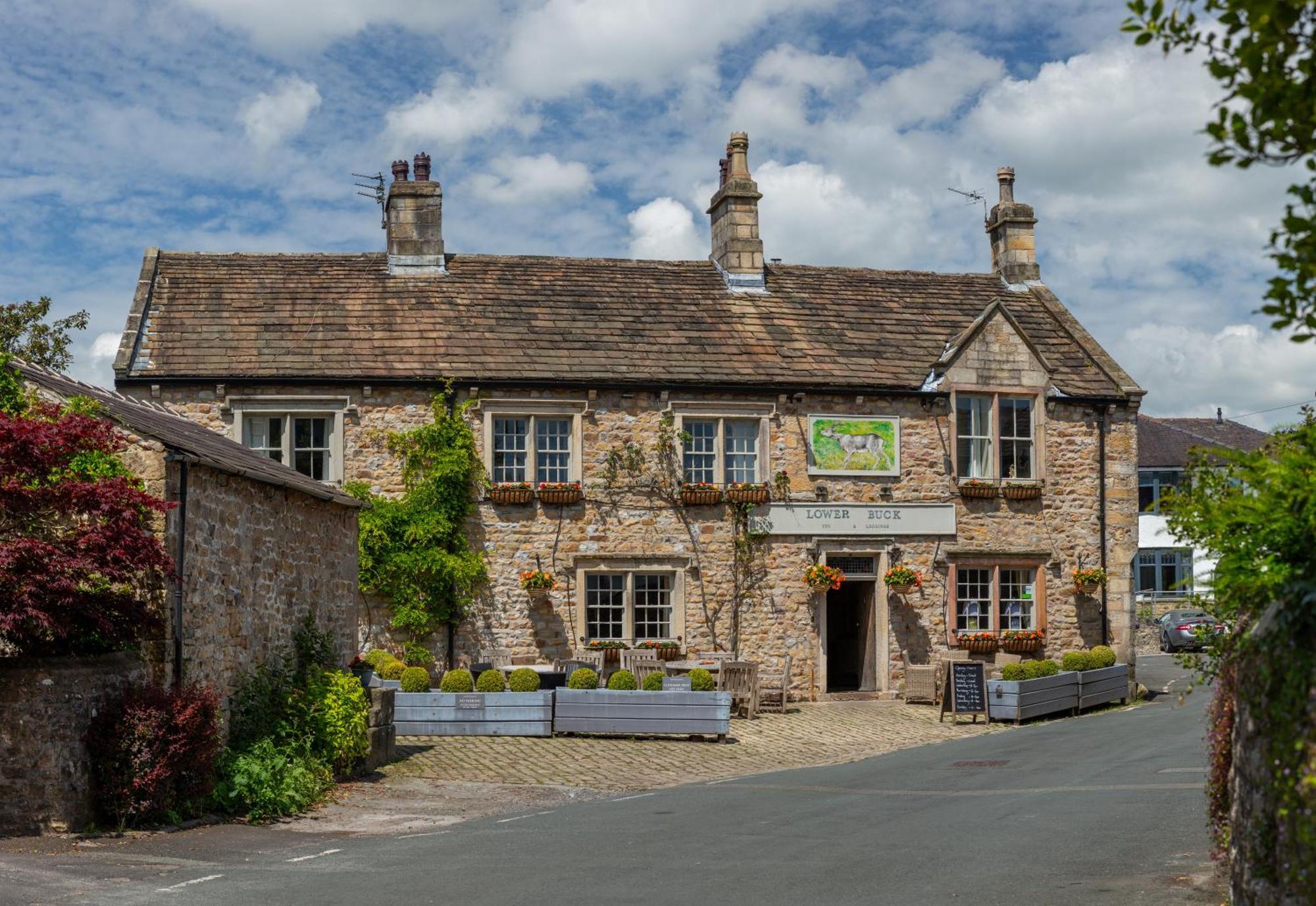 The Lower Buck Inn Клитеро Екстериор снимка